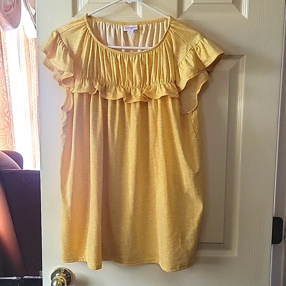 Lularoe top - Picture 1 of 4